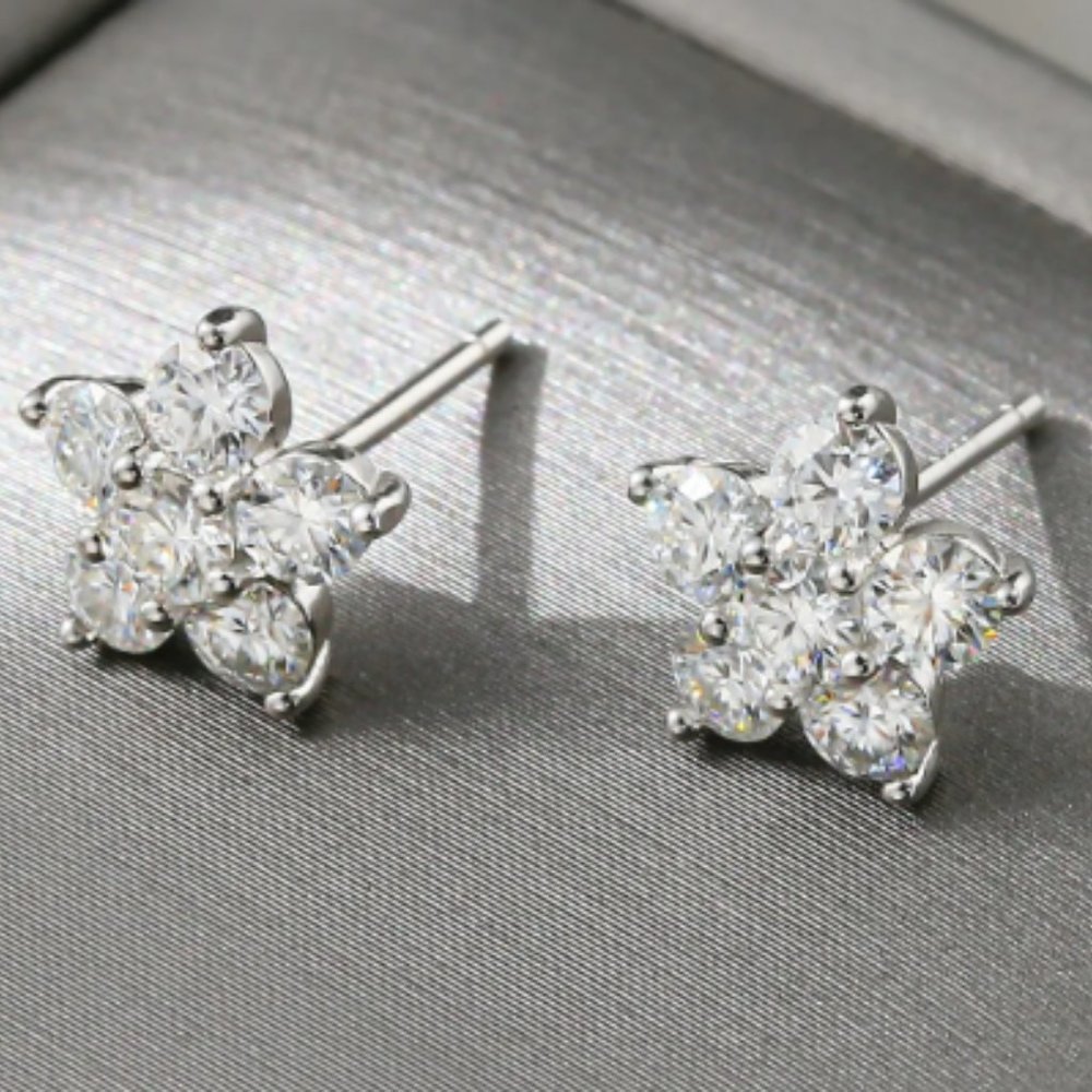 Moissanite Diamond 5 Petal Flower Gold Stud Earring NWOT - Picture 2 of 4